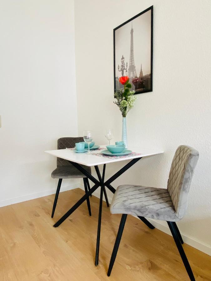 Stilvolles Apartment In Zentraler Lage - Smart-Tv, Queensize-Bett, Altbaustil, Kueche In City-Naehe Erfurt Buitenkant foto